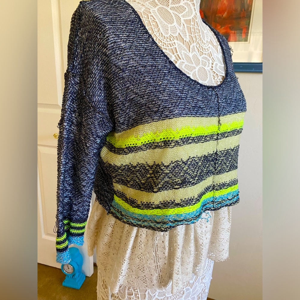 Free people boho cropped sweater w lace layer.  Size S